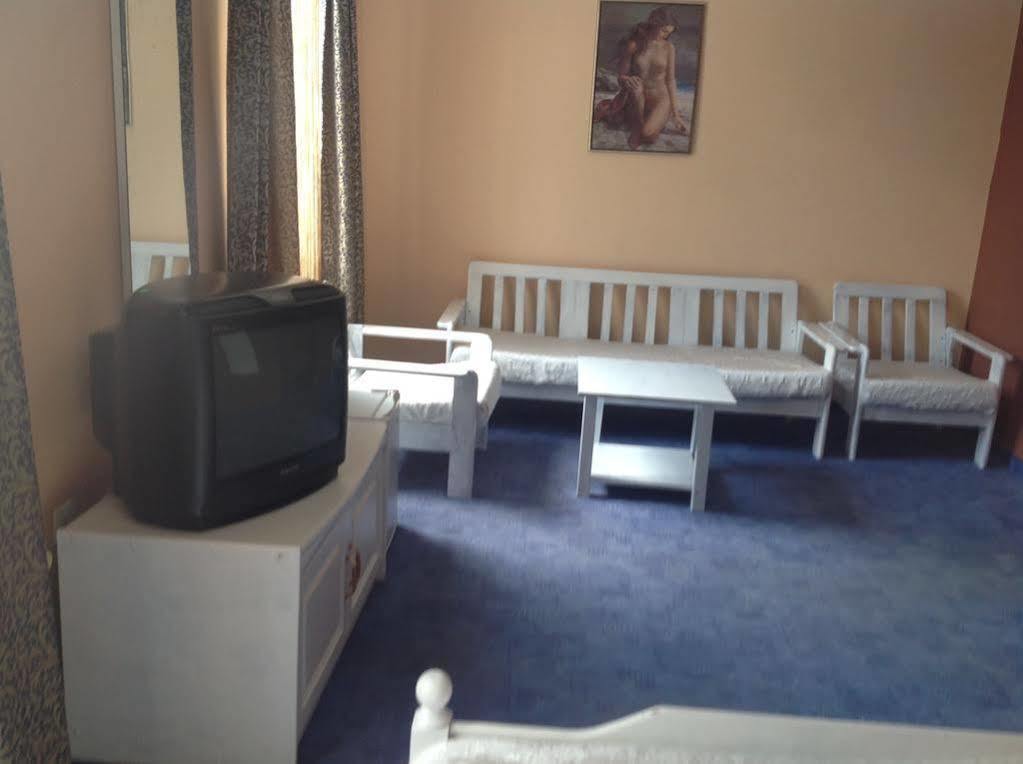 Hotel Shterev Sopot Buitenkant foto